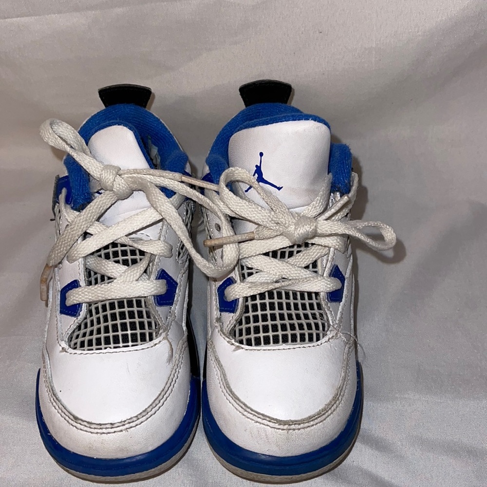 Toddler Jordan’s 4 retro